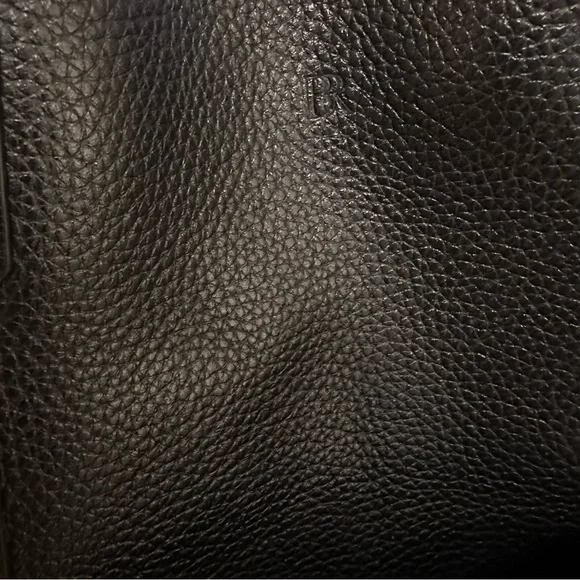 Banana Republic Large East West Basic Leather Tote | Carryall - Picture 3 of 16